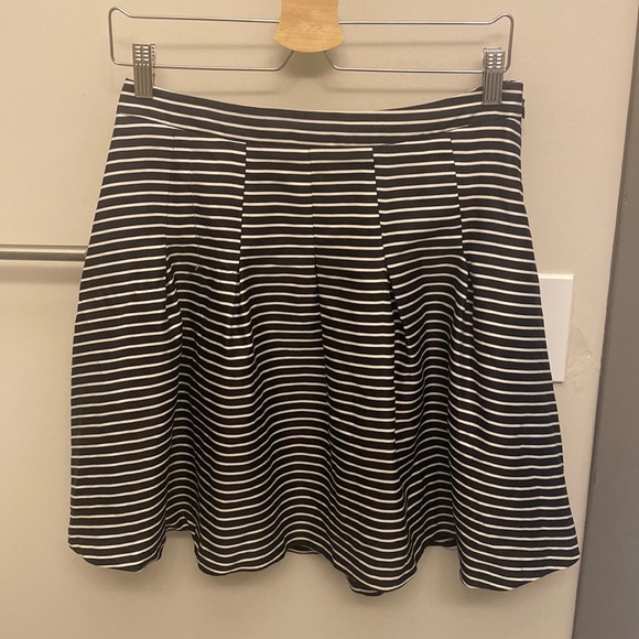 The Limited Black & White Stripped Pleated A-Line Skirt - Picture 3 of 6